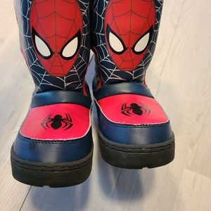 Boys Spiderman snow boots size 12